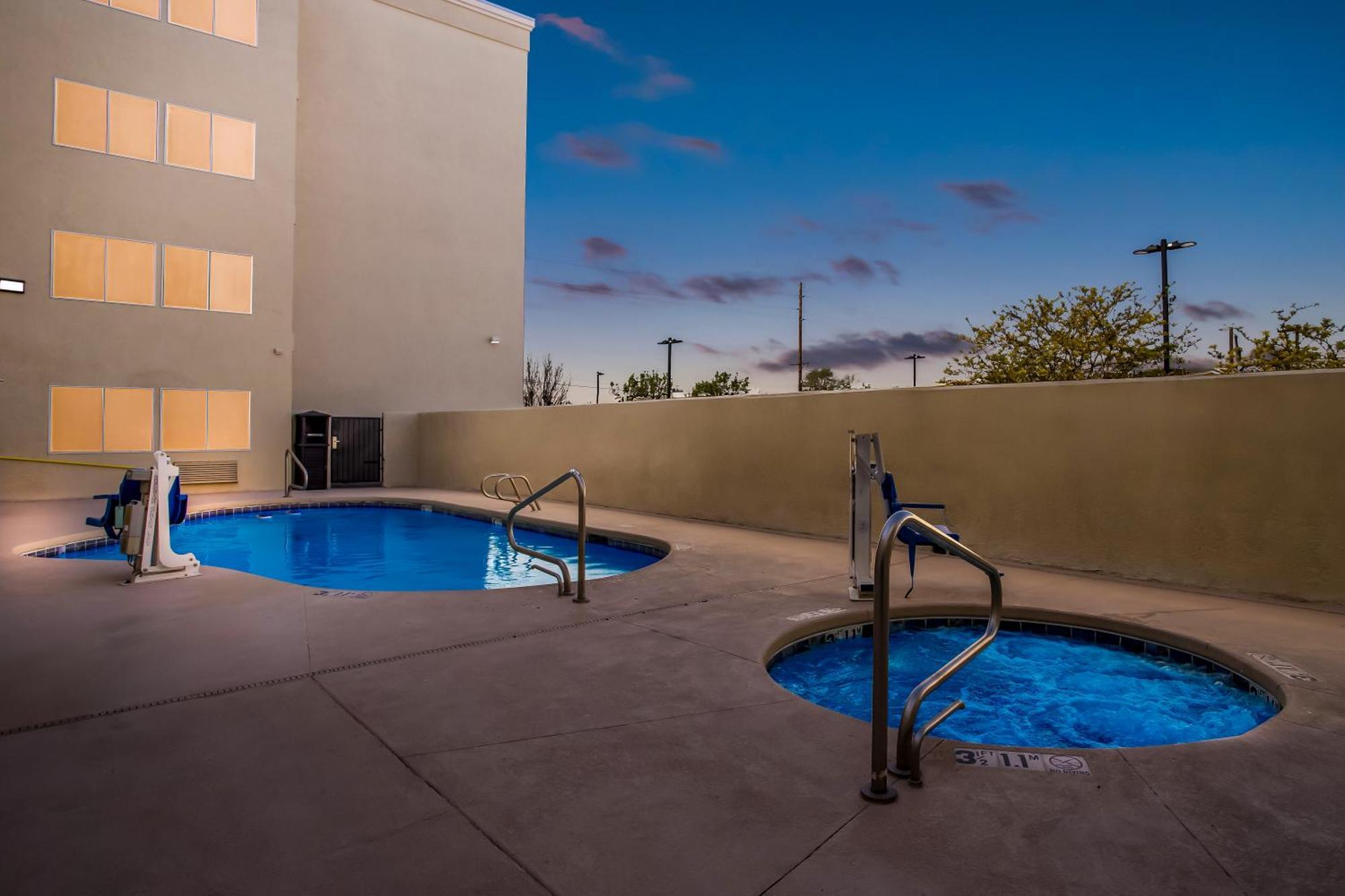 Comfort Inn & Suites Albuquerque Downtown Esterno foto